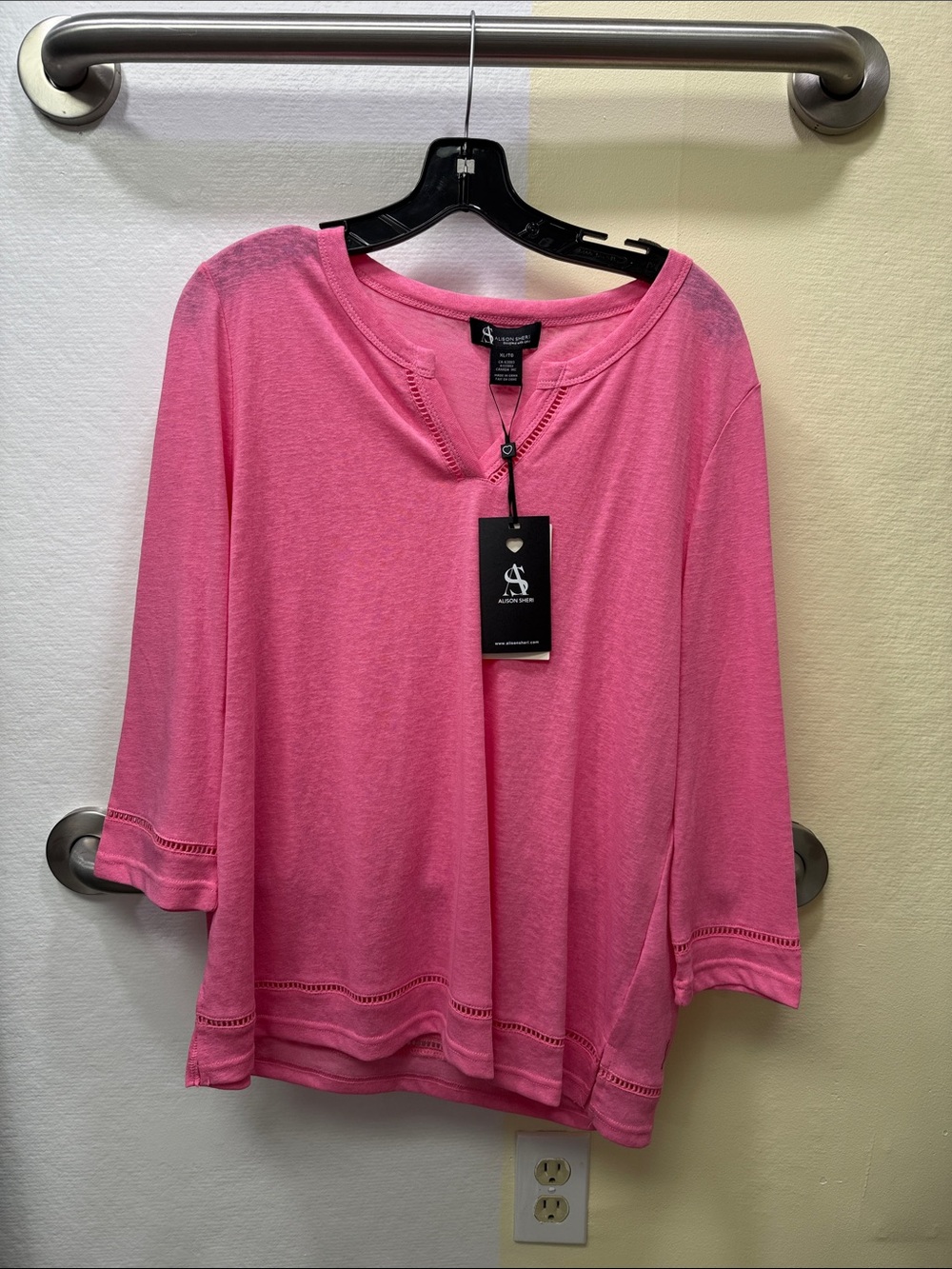 Avenue Bright Pink Split V-Neck Three-Quarter Sleeve Top